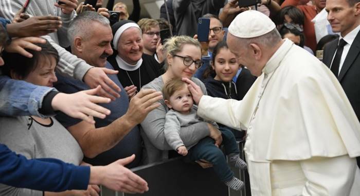 Papa Francesco: “Con la mitezza si conquista il cuore del fratello”