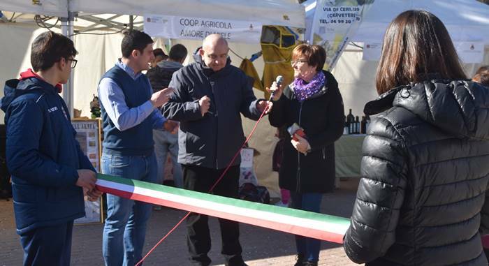 Ladispoli, Lazzeri: “Grande partecipazione per l’evento ‘Vino ed Agricoltura’”