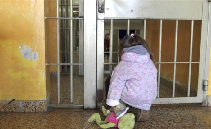 L’appello al Presidente Mattarella del Sindacato di Polizia Penitenziaria: “Si facciano uscire i bambini dal carcere”
