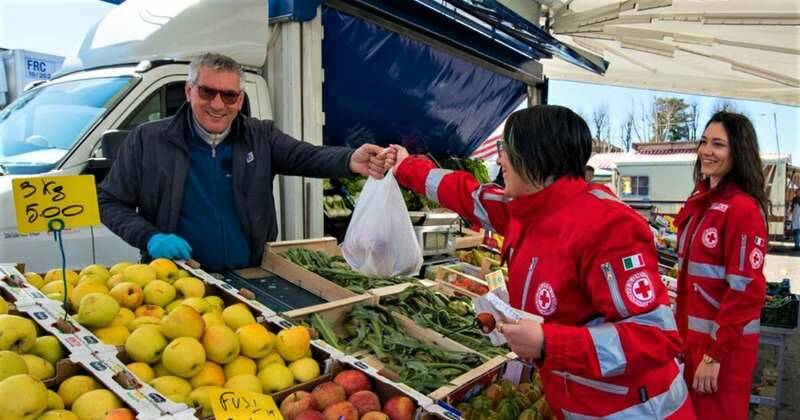 Accordo tra Regione Lazio, Ater Roma e Cri per la consegna a domicilio di farmaci e alimenti a soggetti fragili