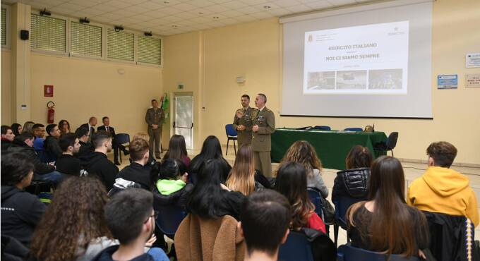 L’esercito Italiano recluta, incontro con gli studenti del “Via Copernico” di Pomezia