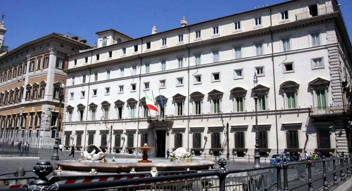 Aiuti per medici, lavoratori, famiglie e imprese: tutte le novità del decreto “Cura Italia”