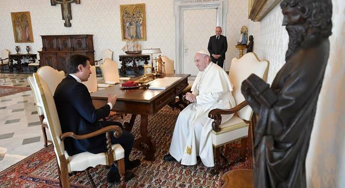 Papa Francesco riceve in udienza il premier Giuseppe Conte