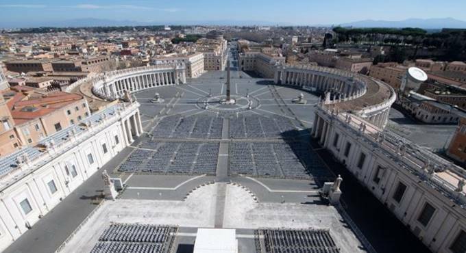 Zona rossa: chiudono i Musei Vaticani e l’Angelus del Papa torna solo in streaming