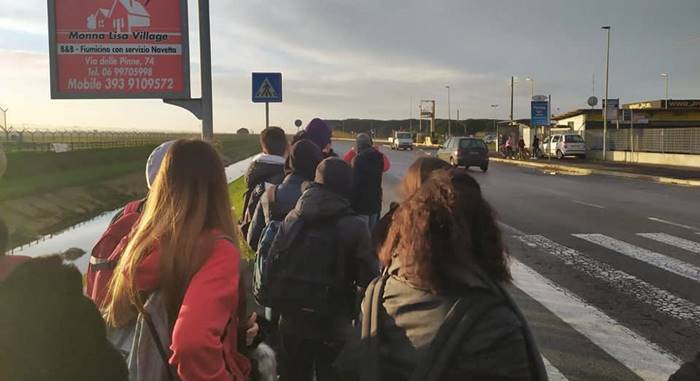 Nuovo Tpl a Fiumicino, lunedì di caos per studenti e pendolari