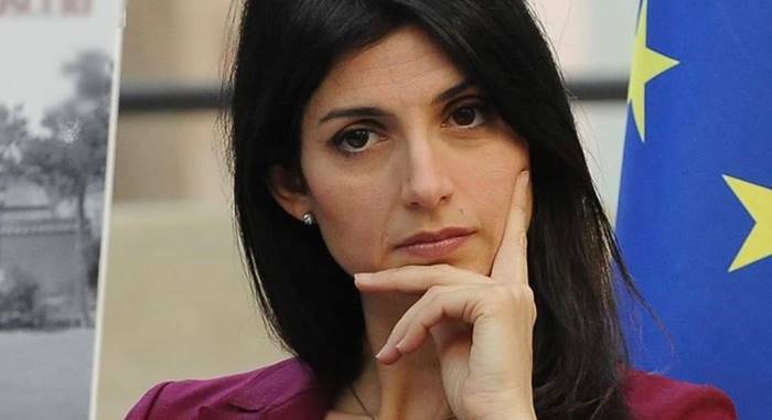 Roma, l’annuncio di Virginia Raggi: “Vado avanti, mi ricandido”