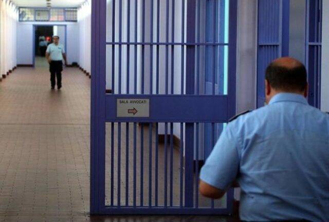 Carceri, ancora tensioni a Regina Coeli: detenuti in protesta e agenti feriti