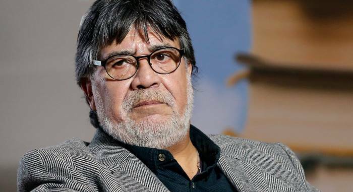 Il coronavirus uccide lo scrittore cileno Luis Sepulveda