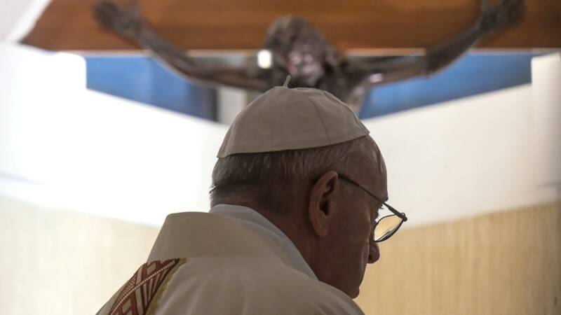 Covid-19, il Papa: “I politici cerchino il bene del Paese e non del proprio partito”