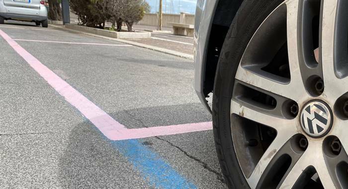 Parcheggi rosa a Nettuno, ecco come ottenere il contrassegno