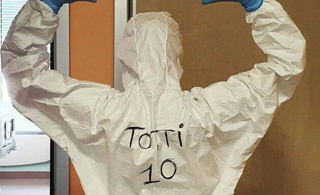 Valentina e la tuta anticovid-19, con il numero di Totti sulla schiena per vincere