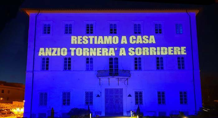Giornata Mondiale dell’autismo ad Anzio, Villa Corsini Sarsina si illumina di blu