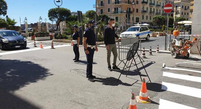 Anzio, ultimati i lavori per la nuova segnaletica orizzontale al centro storico