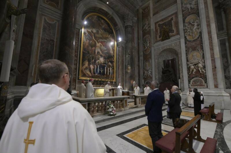 Messa di Papa Francesco sulla tomba di San Giovanni Paolo II a cento anni dalla nascita di Wojtyla