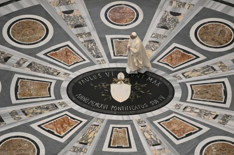 Messa di Papa Francesco sulla tomba di San Giovanni Paolo II a cento anni dalla nascita di Wojtyla