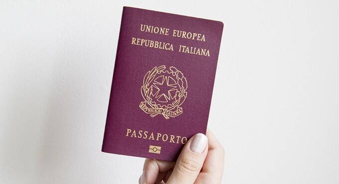 “Open Day” in Questura e nei Commissariati pontini per il rilascio agevolato dei passaporti: date ed orari