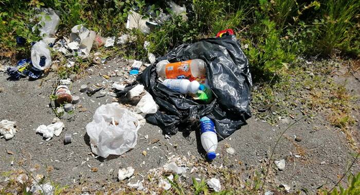 Civitavecchia, la denuncia di Fare Verde: abbandono selvaggio dei rifiuti in periferia