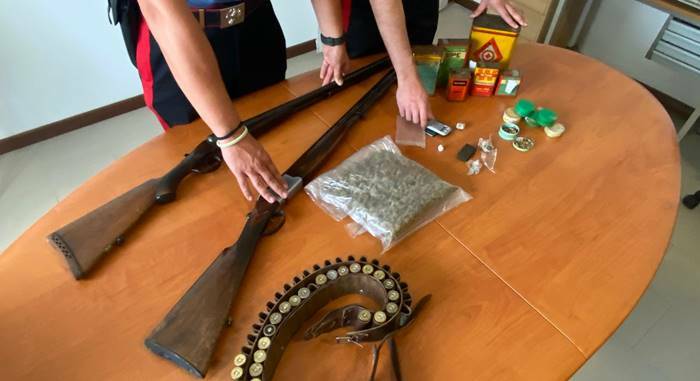 Ardea, spaccio di droga e detenzione illecita di armi: 3 persone arrestate