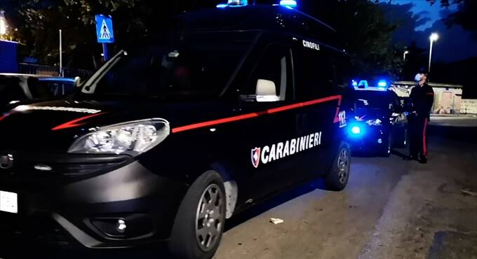 Tragedia nella notte, spara e uccide il figlio di 11 anni e poi si toglie la vita