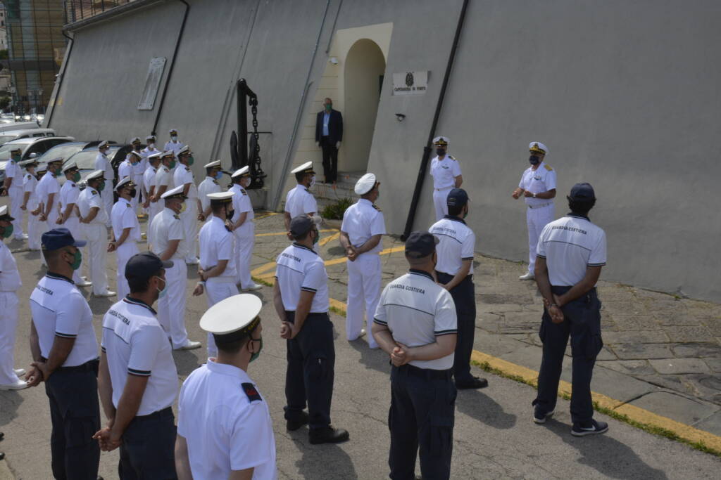 Il Contrammiraglio Vincenzo Leone visita la sede della Capitaneria di porto di Gaeta