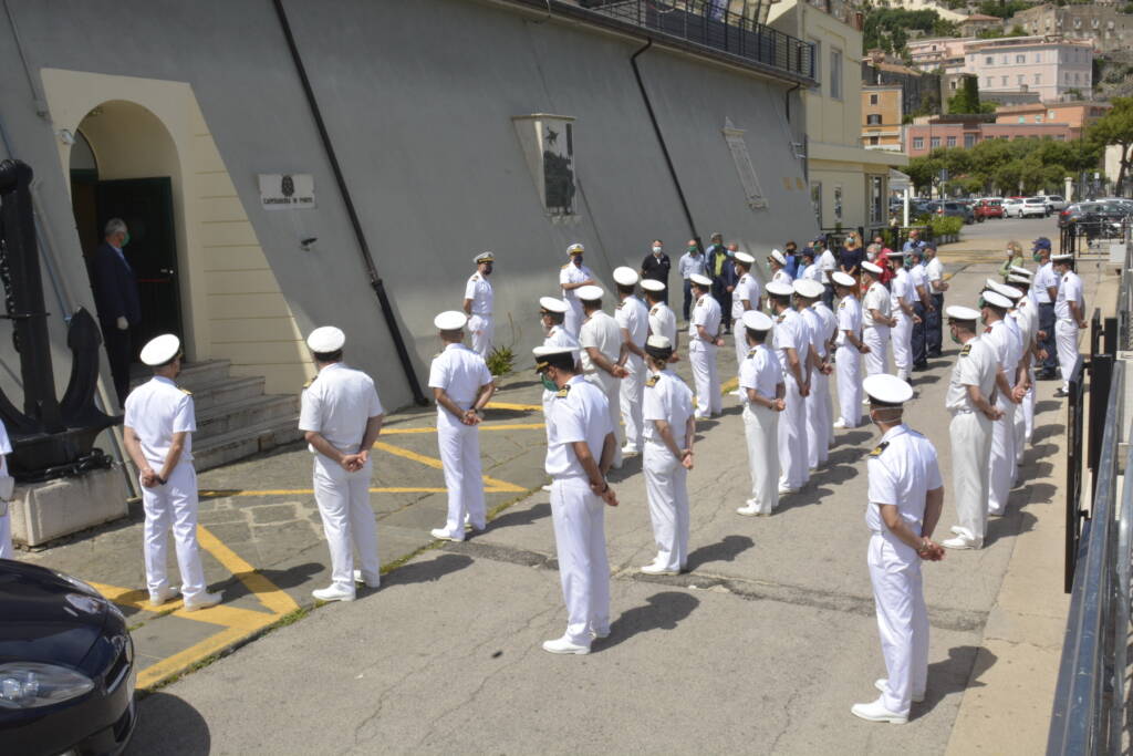 Il Contrammiraglio Vincenzo Leone visita la sede della Capitaneria di porto di Gaeta