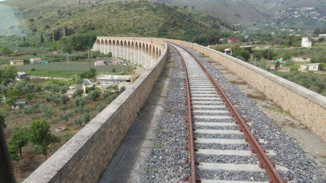 Riattivazione linea ferroviaria Formia-Gaeta (ex Littorina), Zuccalà M5S: “Progetto da rivedere e cantiere abbandonato, propaganda sulla pelle dei cittadini”