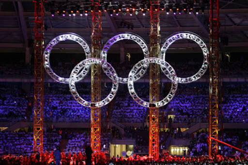 “Giochiamo all’Olocausto”: rimosso il direttore della Cerimonia d’apertura delle Olimpiadi