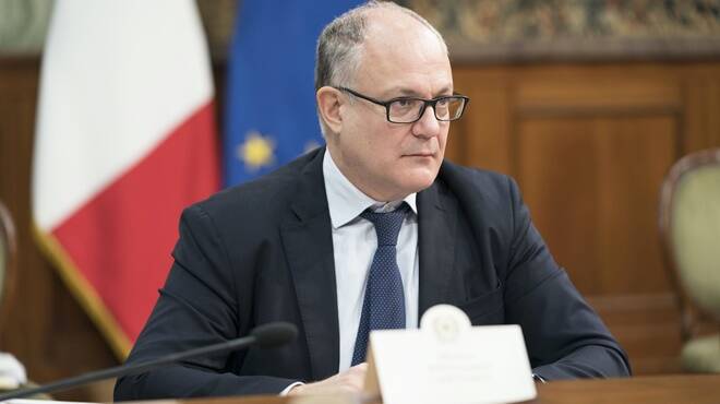 Fisco, il ministro Gualtieri: “Riforma in 3 anni, assegno unico per la famiglia dal 2021”