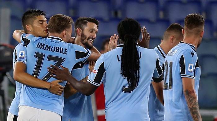 Immobile e Luis Alberto annullano la magia di Ribery: Lazio a -4 dalla Juve