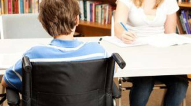 Scuola, alunni disabili: vanno iscritti alla nuova classe anche se le certificazioni non sono rinnovate