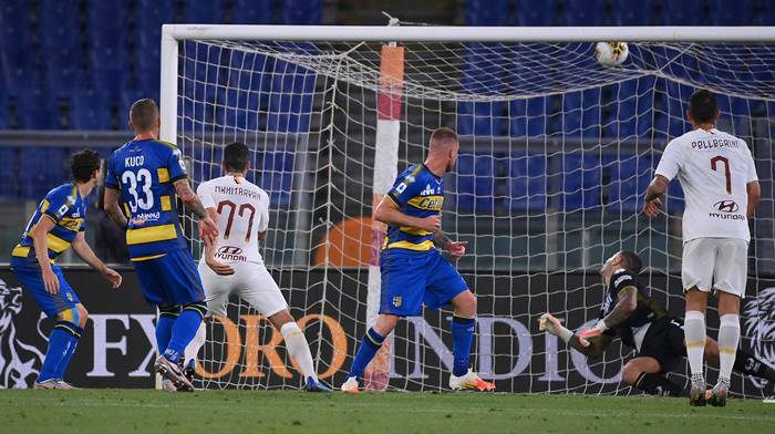 La Roma vince in rimonta, Mkhitaryan e Veretout domano il Parma