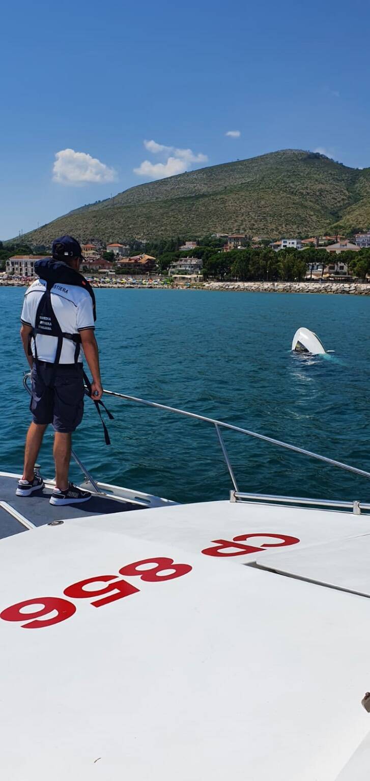 Recuperata una barca affondata a Vindicio: paura per 4 ragazzi a Formia