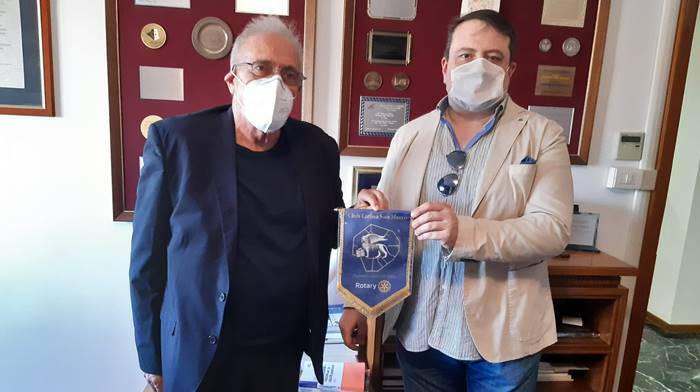 Il Rotary Club Latina San Marco dona mascherine e visiere ai medici della città