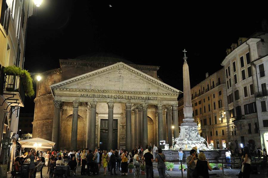 Roma, Raggi e Casellati inaugurano la nuova illuminazione artistica del Pantheon