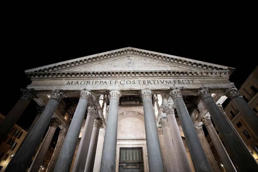 Pantheon, da oggi si paga per entrare ma è gratis per i romani e per chi vuole pregare