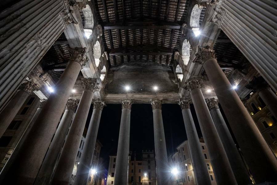 Giochi di luce nel cuore di Roma, nuova illuminazione artistica per il Pantheon