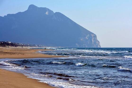 Bandiere Blu 2024: dieci spiagge del Lazio fra le più belle d’Italia