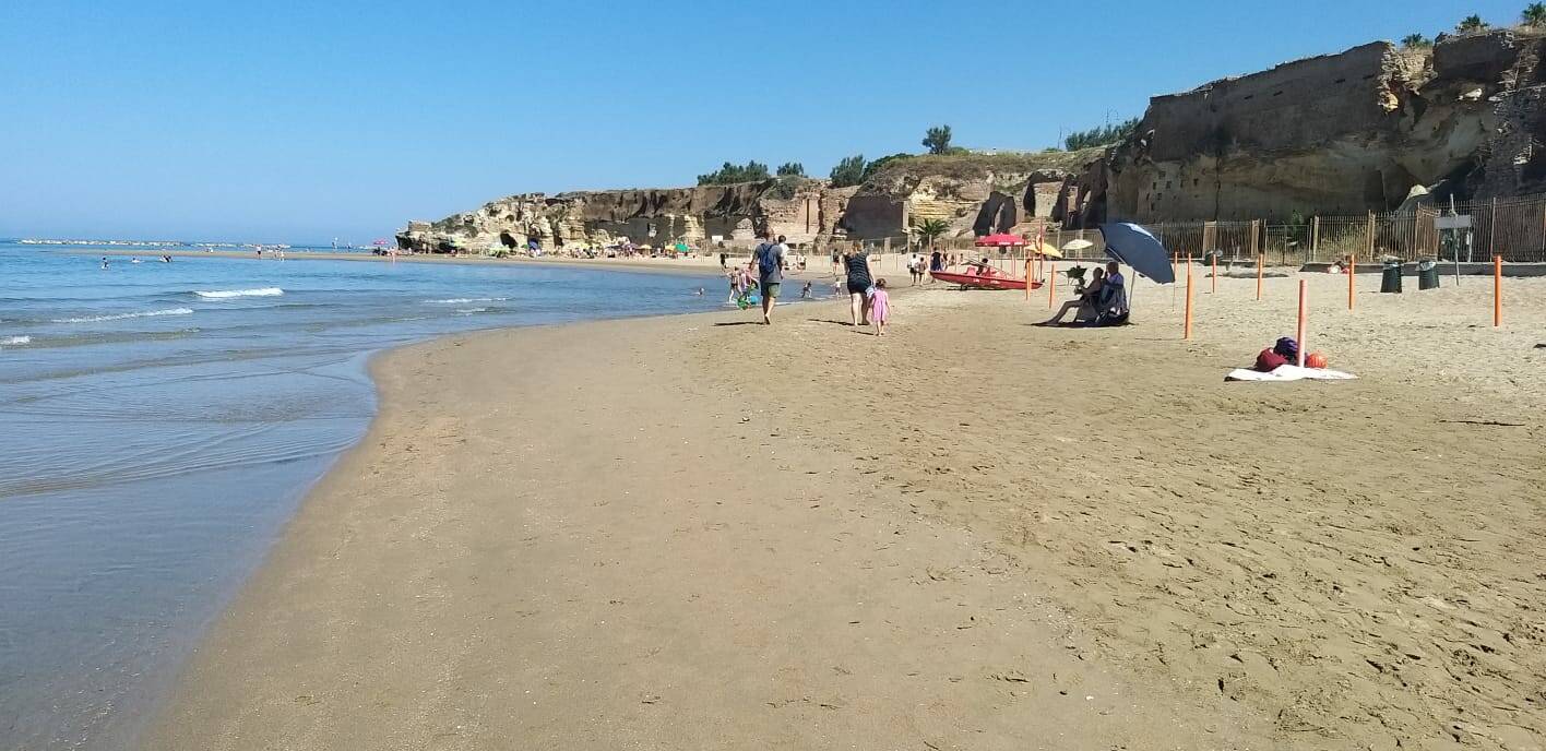 Anzio: sulla spiaggia di Nerone 330 segnaposto numerati a disposizione dei bagnanti