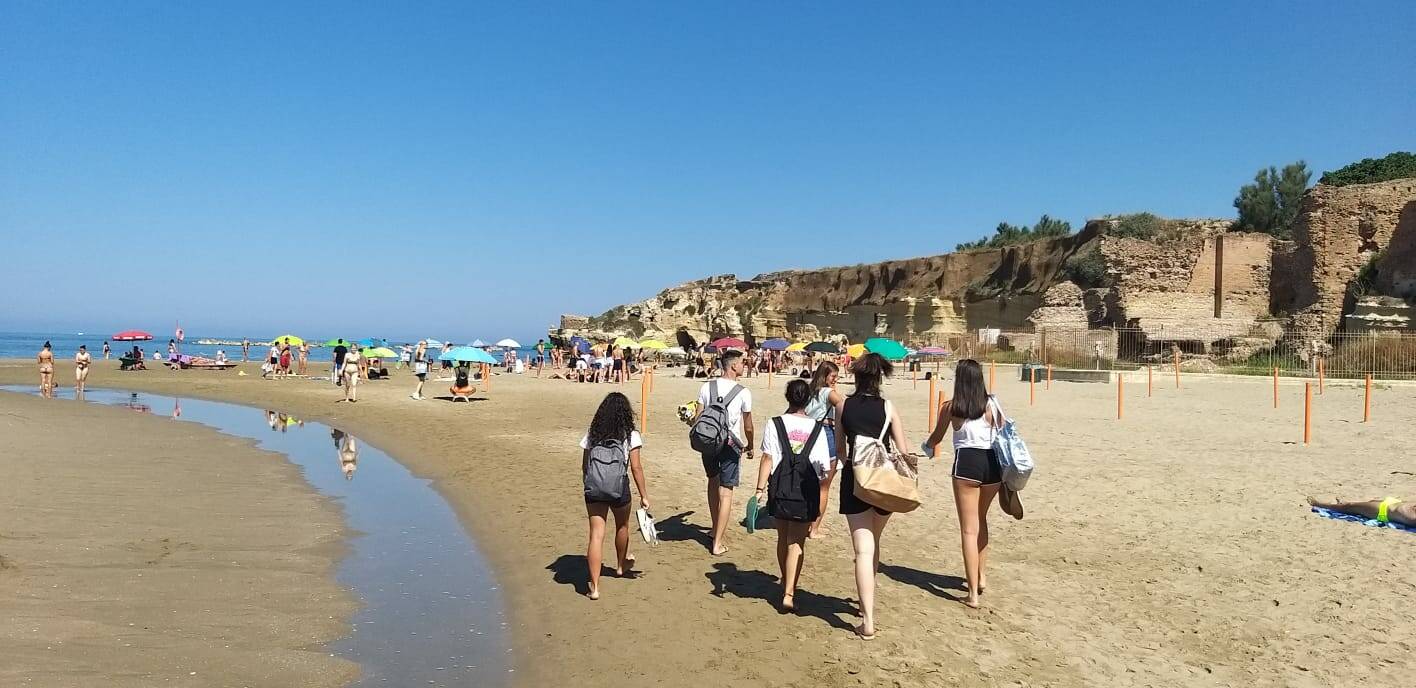 Anzio: sulla spiaggia di Nerone 330 segnaposto numerati a disposizione dei bagnanti