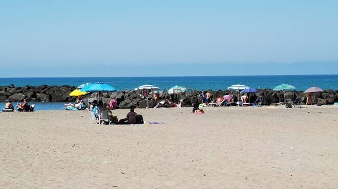 Fiumicino, la stagione balneare partirà il 15 maggio: firmata l’ordinanza