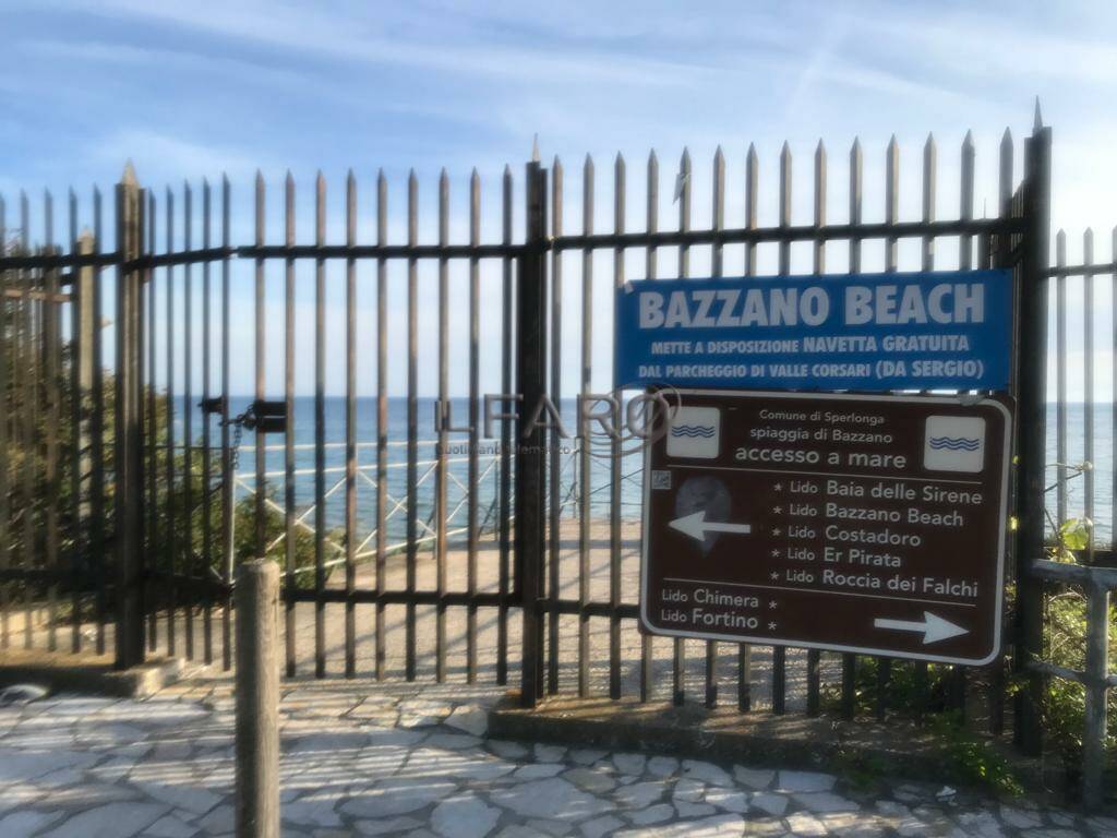 Tensioni a Bazzano, Sperlonga cambia: “Subito un’ordinanza per garantire a tutti l’accesso al mare”