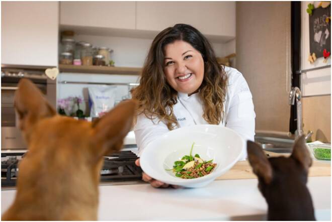 La vincitrice di MasterChef pubblica il primo ricettario gourmet per cani