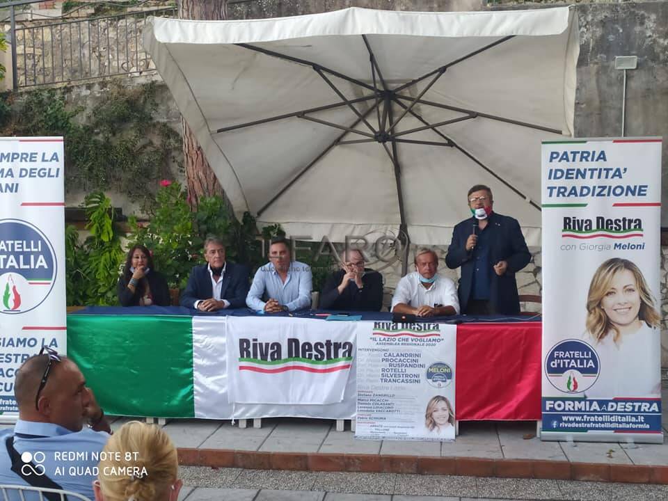 Riva Desta in assemblea a Formia per promuovere il suo progetto