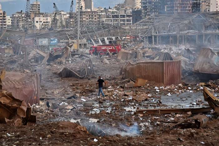 Esplosione al porto di Beirut, decine di morti e quasi 3mila feriti
