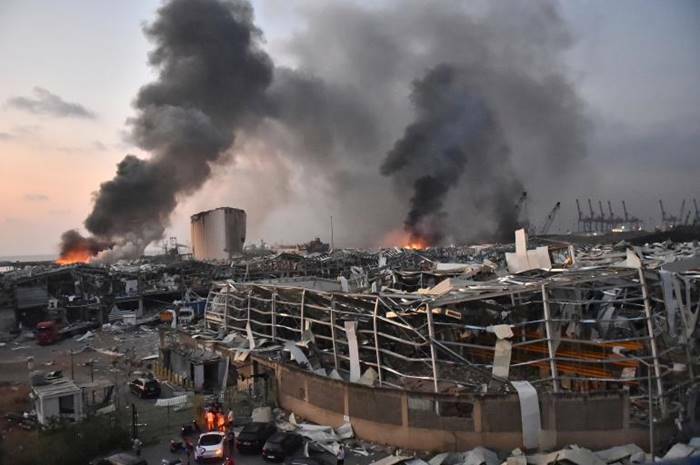 Esplosione al porto di Beirut, decine di morti e quasi 3mila feriti