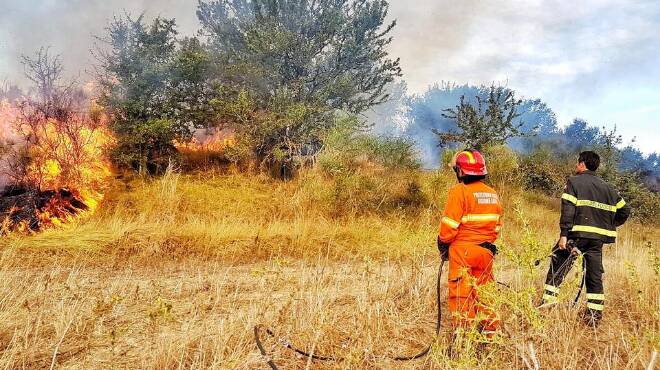 Incendi a Tarquinia, il Comune: “Grazie a tutte le forze armate e ai volontari”