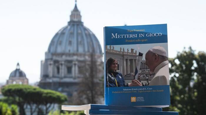 “Mettersi in gioco”, arriva in libreria il manuale degli sportivi con i consigli del Papa
