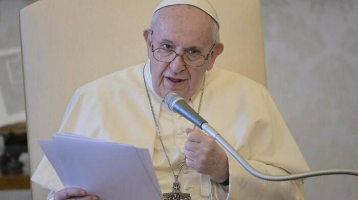 Il Papa: “L’economia è malata, da questa pandemia dobbiamo uscirne migliori”