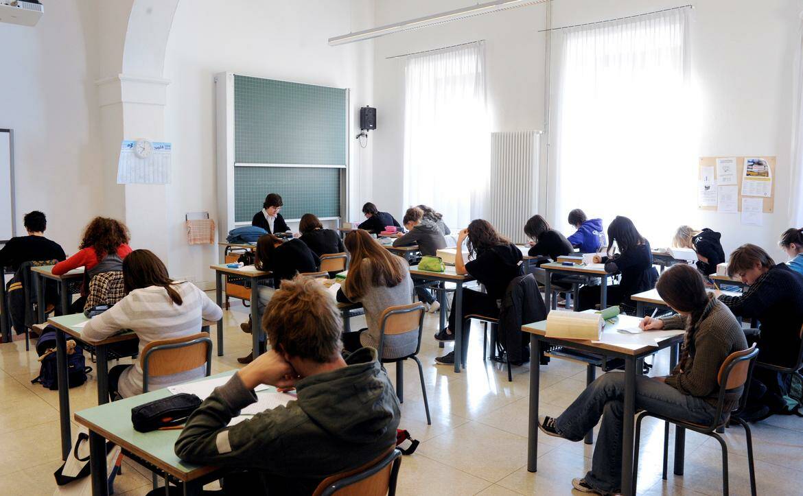 Sicilia, dopo oltre 3 mesi tornano in classe 240mila studenti delle superiori
