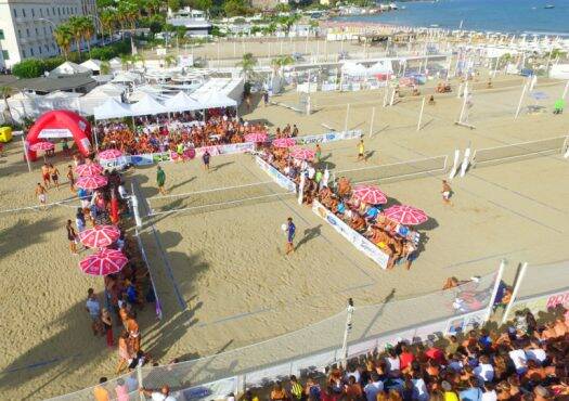 Terracina in attesa dei campioni del beach tennis e del footvolley